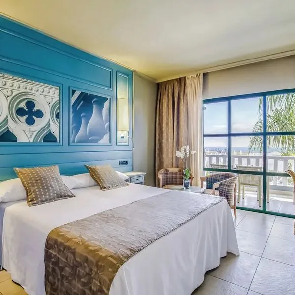 Adrian Colon Guanahani - zdjęcie 4