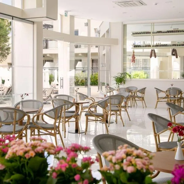 Louis Paphos Breeze - zdjęcie 4