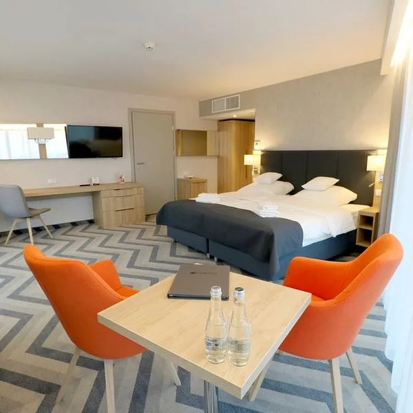 Hamilton - zdjęcie 5