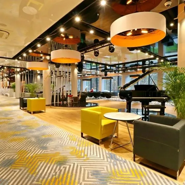 Hamilton - zdjęcie 4