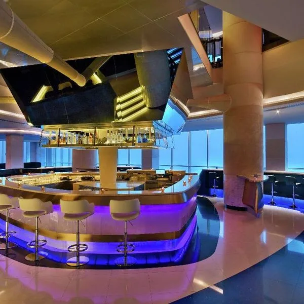 V Dubai Curio Collection by Hilton - zdjęcie 5