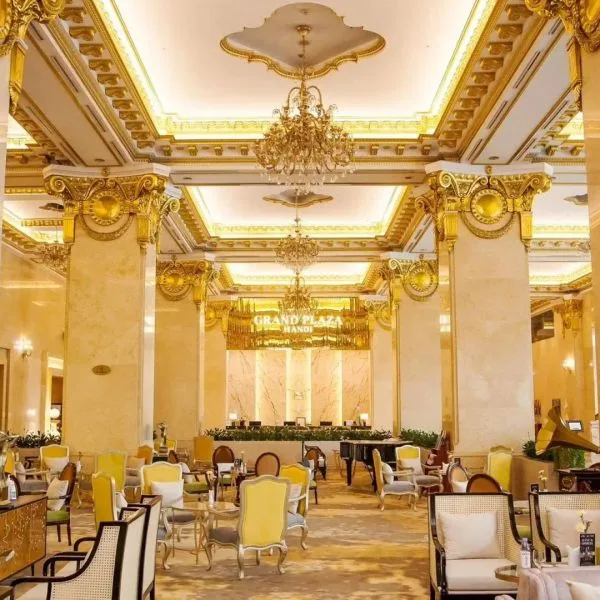 Grand Plaza