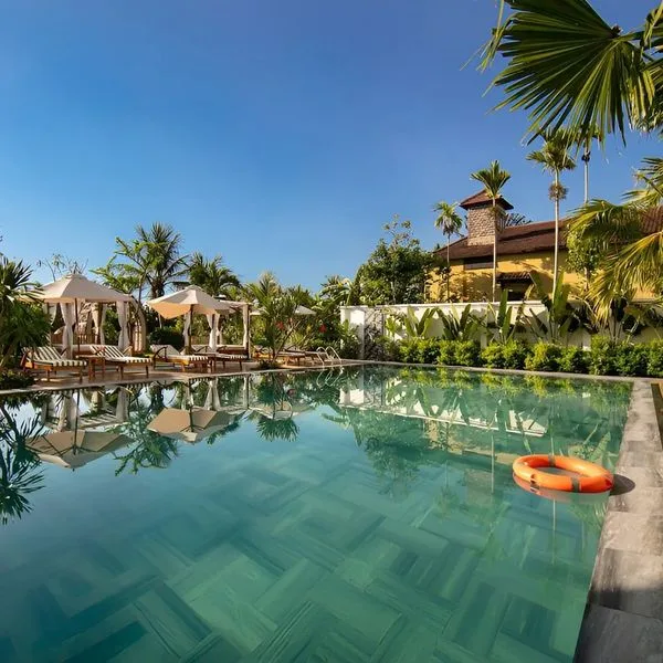 Shining Riverside Boutique and Spa