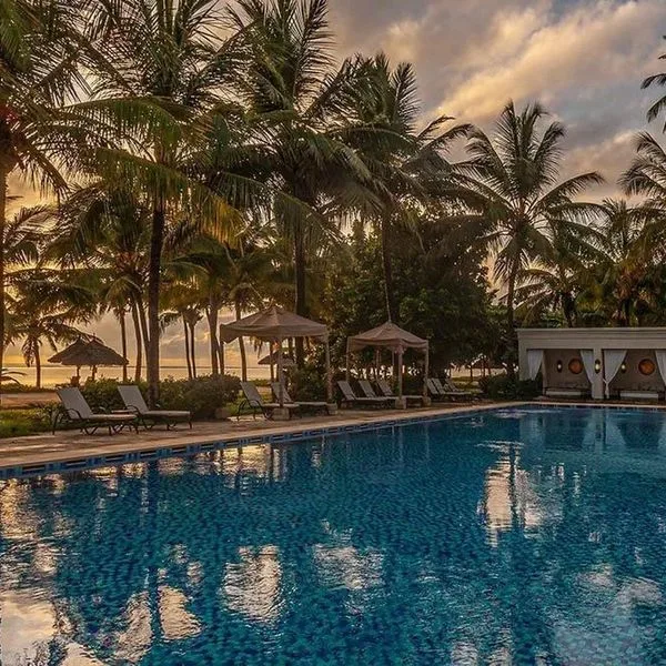 Breezes Beach Club & Spa