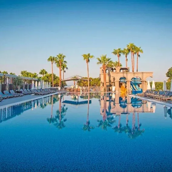 Thalia Unique (Side)