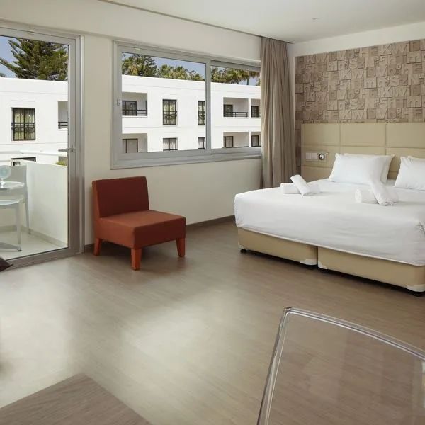 Melpo Antia - zdjęcie 3