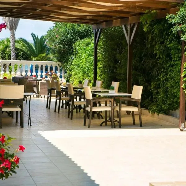 Irilena Hotel - zdjęcie 2