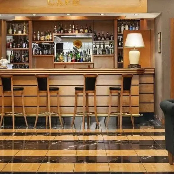 Ramada Naples City Center - zdjęcie 2