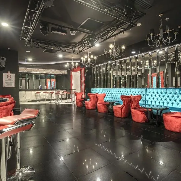 Orange Palace - zdjęcie 4