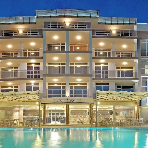 Royal Bay (Kavarna)