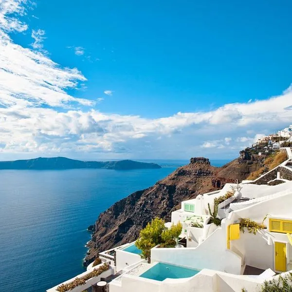 Dreams Luxury Suites