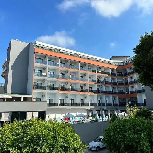 Side Golden Rock - zdjęcie 2