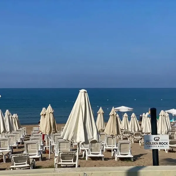 Side Golden Rock - zdjęcie 3