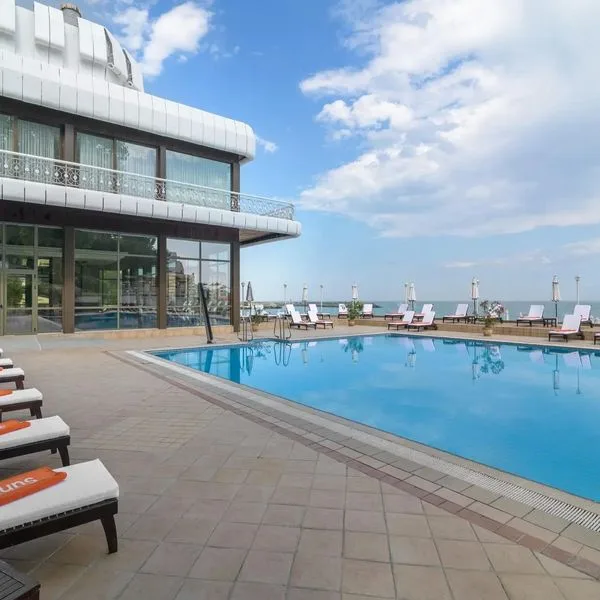 Palace Sunny Day - zdjęcie 3