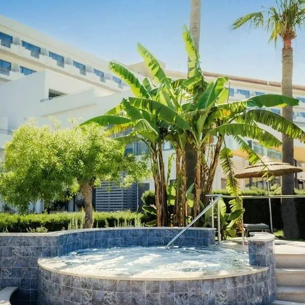 St. George Beach Hotel & Spa Resort - zdjęcie 3