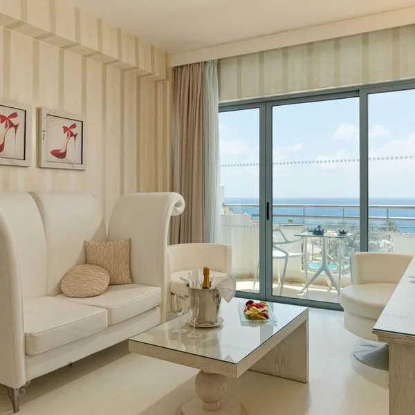 St. George Beach Hotel & Spa Resort - zdjęcie 4