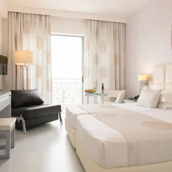 St. George Beach Hotel & Spa Resort - zdjęcie 3