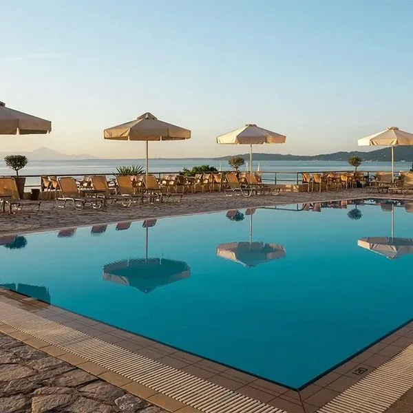 Canvas by Mitsis Belvedere (Agios Ioannis)