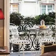 West End Paris - zdjęcie 2