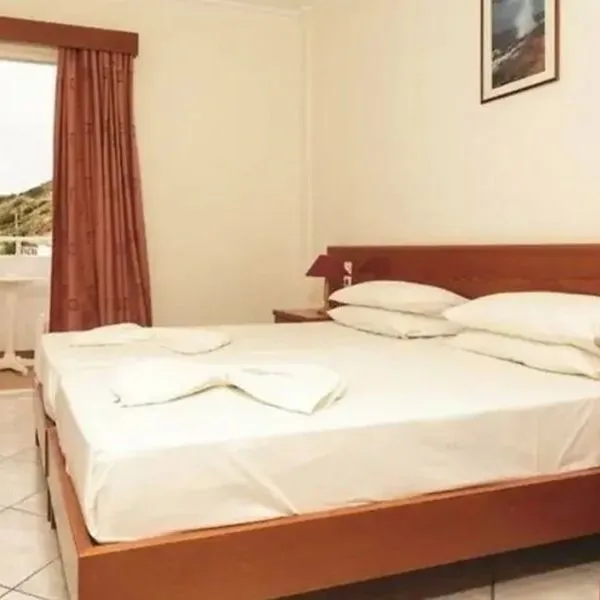 Kamari Bay - zdjęcie 3