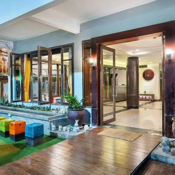 The Jomtien Twelve - zdjęcie 2