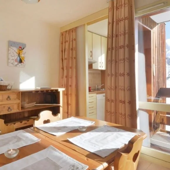 Residence 3000 - zdjęcie 4