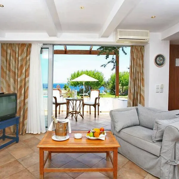 Istron Bay - zdjęcie 3