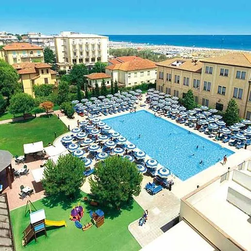 Club Dante - zdjęcie 3