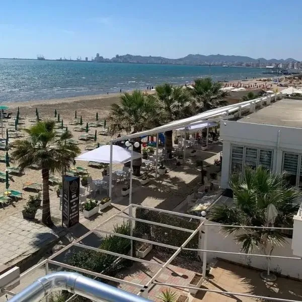 Wave Beachfront Apartments - zdjęcie 2