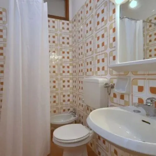 Passeggiata Lido Dei Pini - Apartamenty - zdjęcie 2