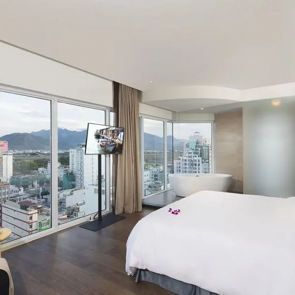 Liberty Central - zdjęcie 3