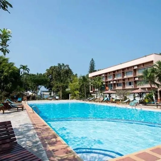 Basaya Beach & Resort