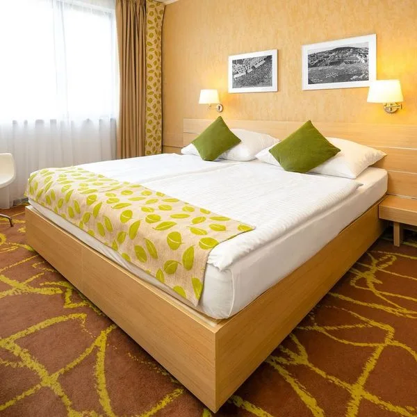 Iris Eden - zdjęcie 4