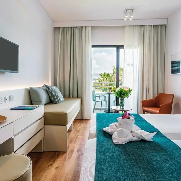 Louis Phaethon Beach - zdjęcie 2