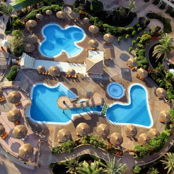 Flamenco Beach & Resort - zdjęcie 2