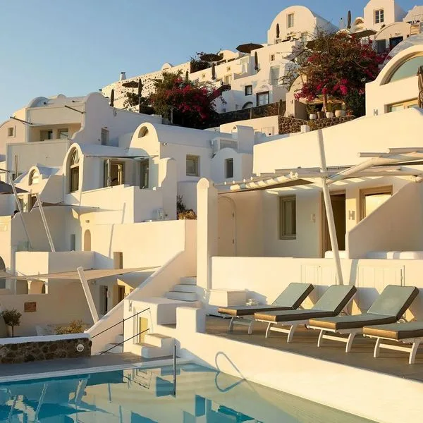 La Perla Villas and Suites