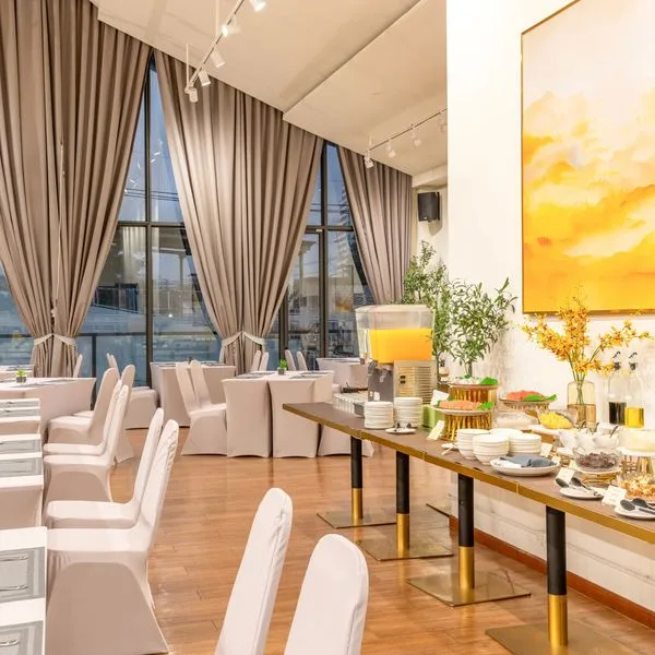 SureStay by Best Western Iconic Ari Jatujak