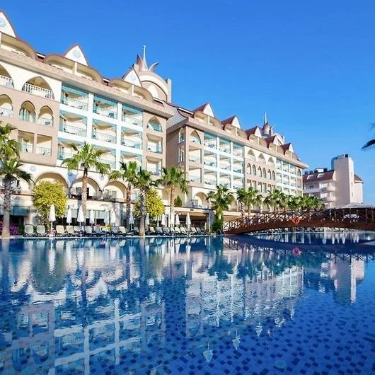 Side Crown Palace (Side)