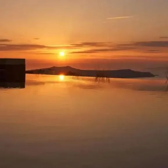 Apikia Santorini - zdjęcie 4