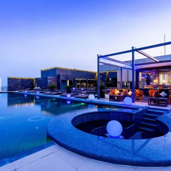 Centara Grand Phratamnak Resort Pattaya - zdjęcie 2