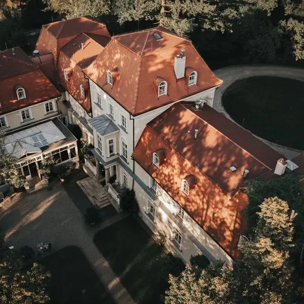 Dwór Sieraków - zdjęcie 2