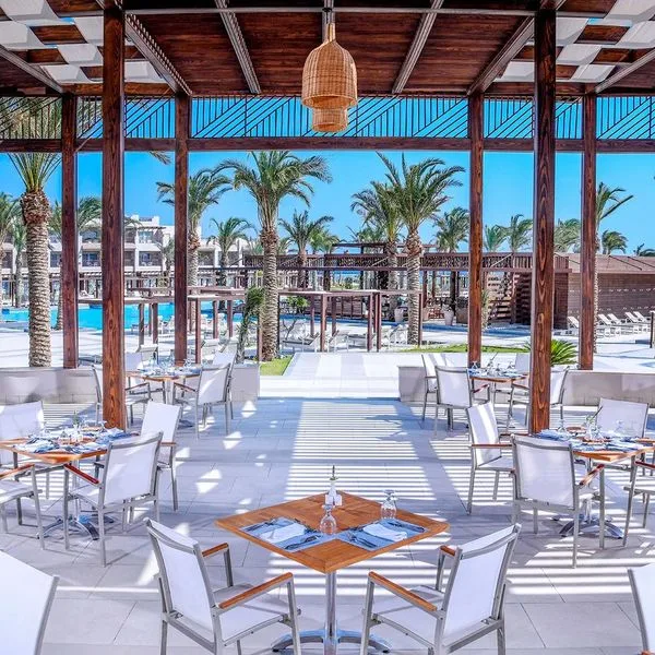 Jaz Costa Mares - zdjęcie 2