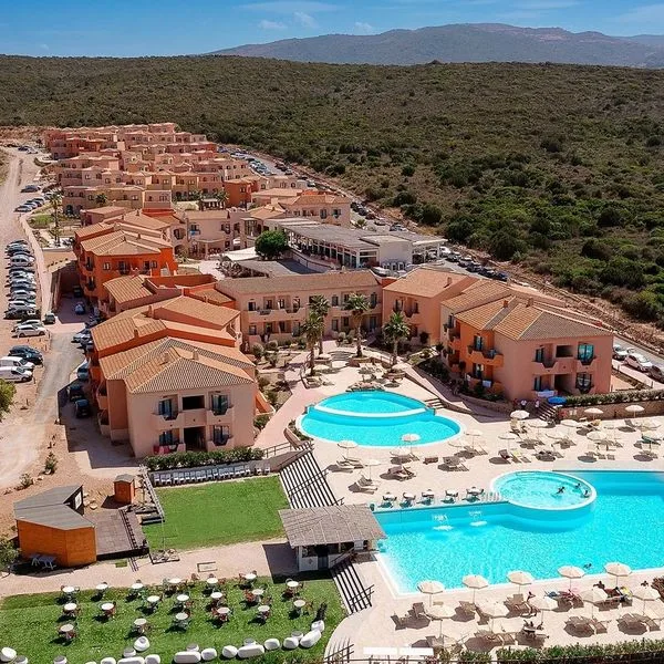 Red Sun Village  (Trinita d'Agultu e Vignola) - zdjęcie 2