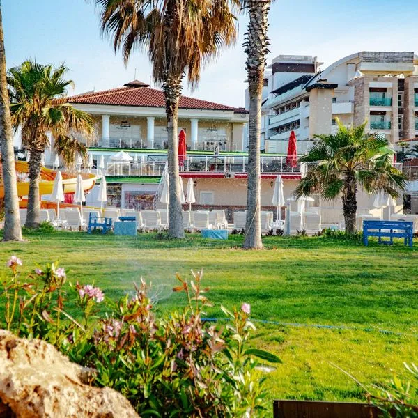 Throne Beach - zdjęcie 2