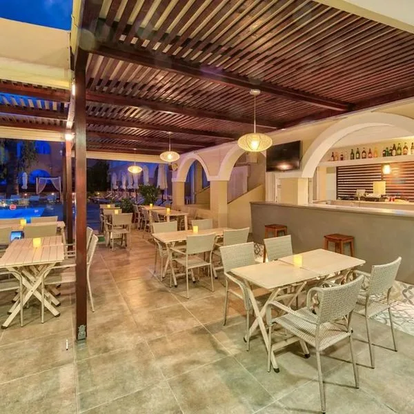 Natalie (Laganas) - zdjęcie 2