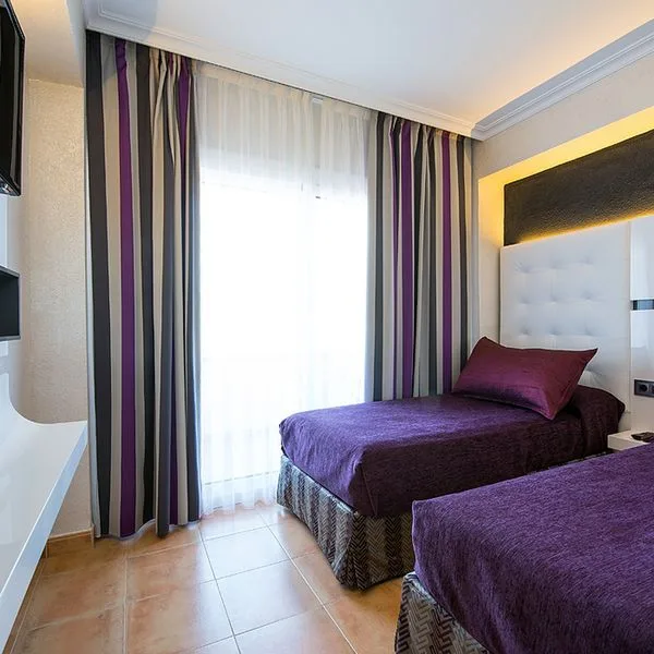 Marina Portals - zdjęcie 3