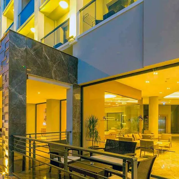 Ada Julian - zdjęcie 4