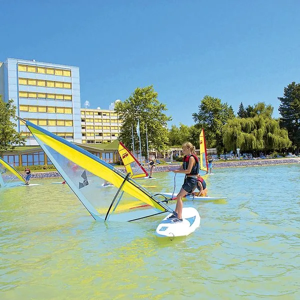 Club Tihany - zdjęcie 2