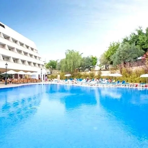 Las Piramides (Playa de las Americas)