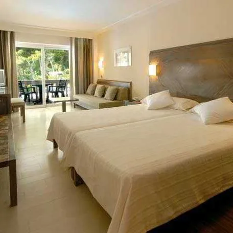 Beach Club Font de Sa Cala - zdjęcie 3